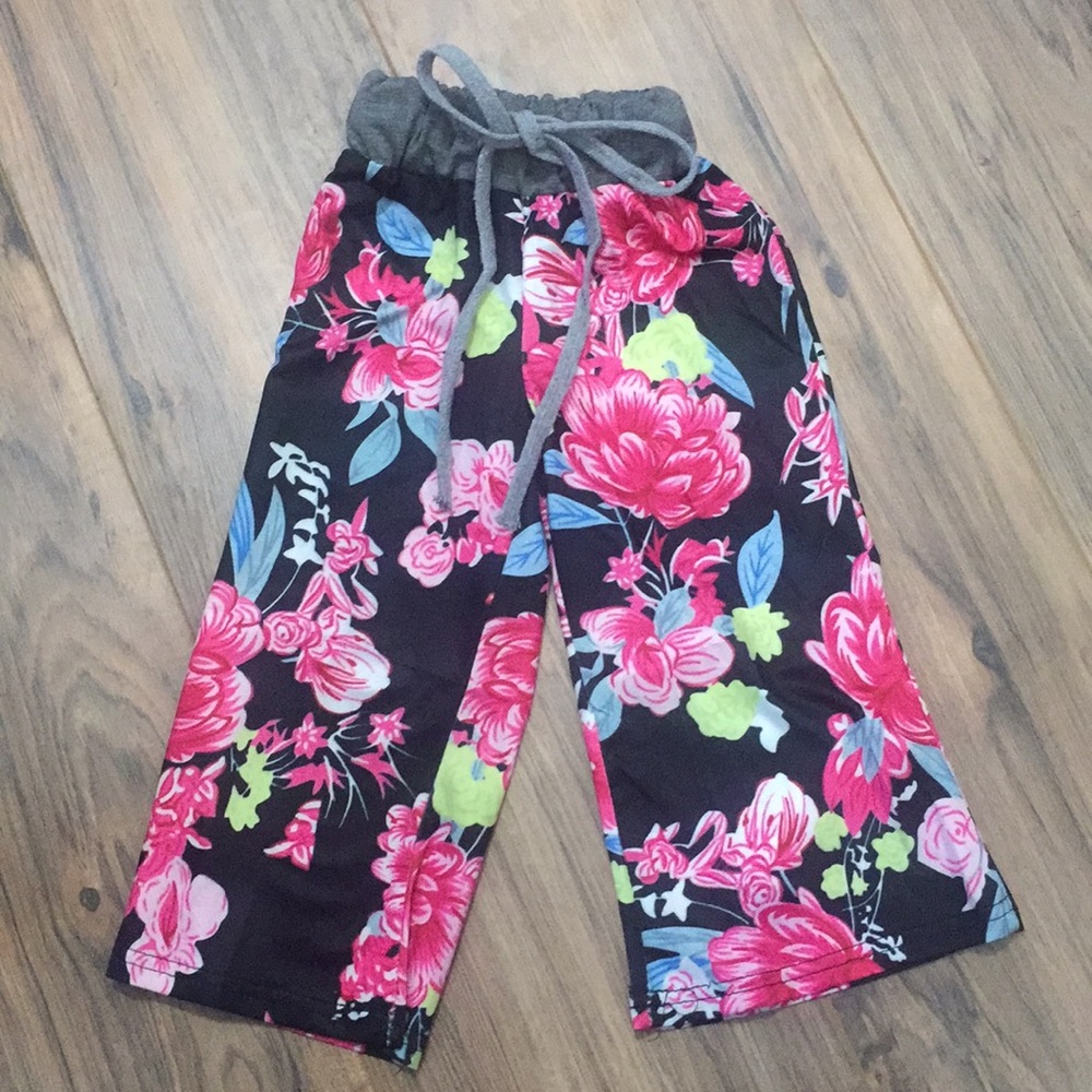 NEW!! Super soft baby floral pants Sz 9-12 months!